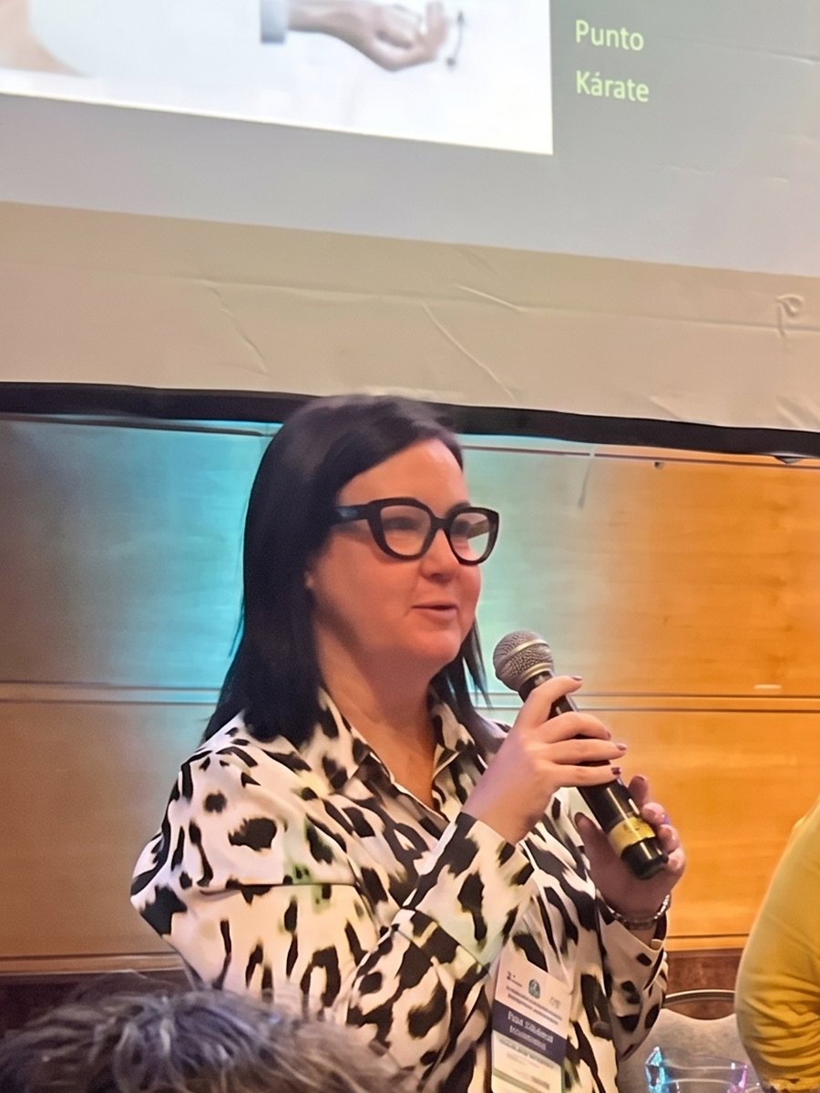 Maria Fernanda em congresso profissional